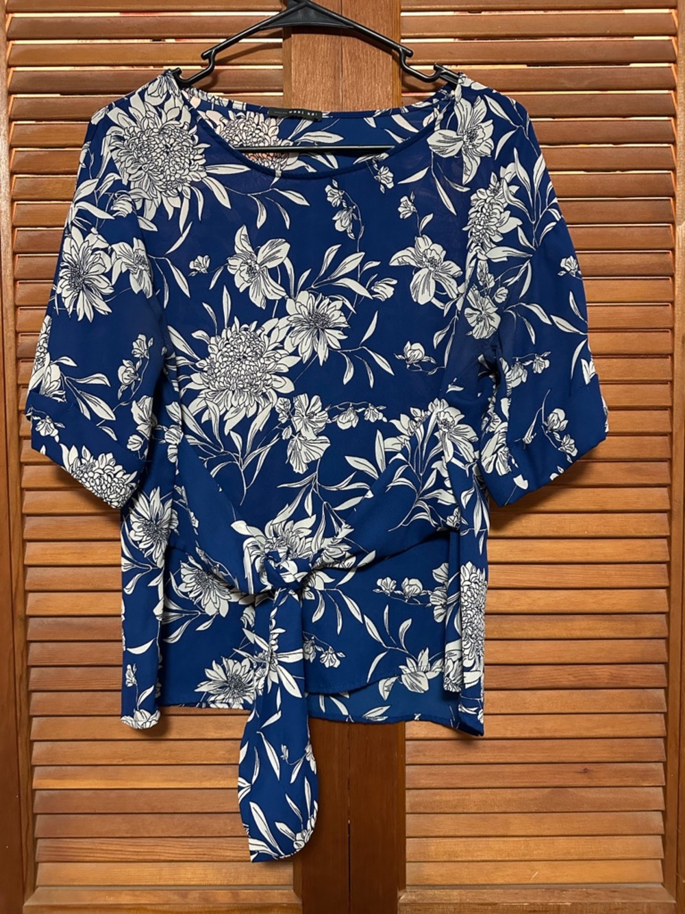 West Kei Navy Floral Tie-Front Blouse